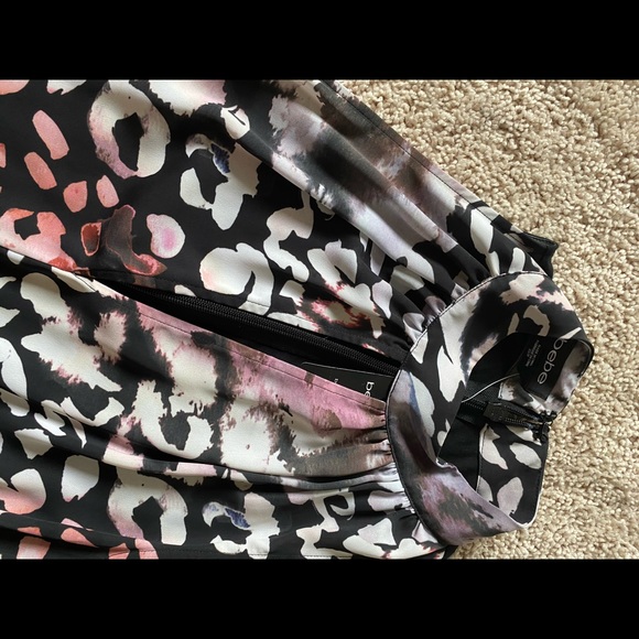 Bebe Mock Neck Print Keyhole Bodysuit - Picture 2 of 7